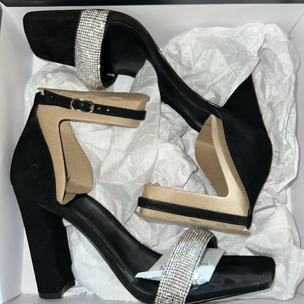 Angelo Leather Sandal
MARC FISHER LTD